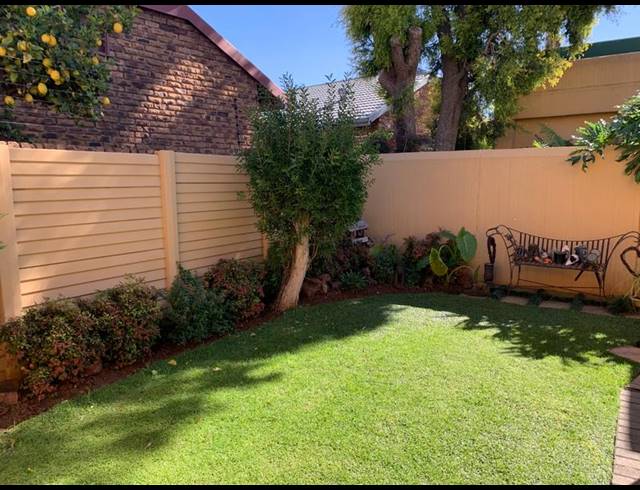 3 BEDROOM TOWNHOUSE FOR SALE IN VANDERBIJLPARK SE 3